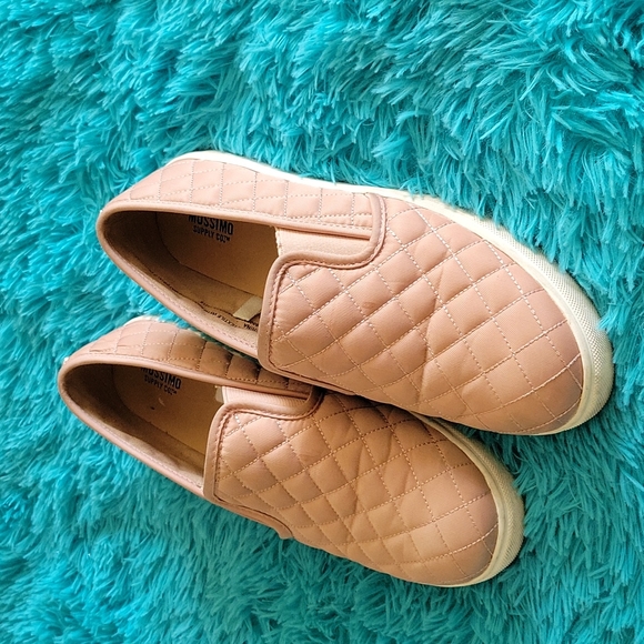 mossimo slip on sneakers